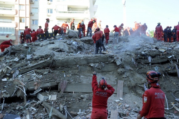 İzmir'de depremin yorulmak bilmeyen kahramanları 7