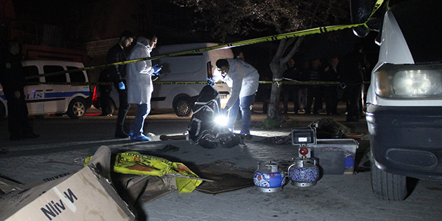 Isınmak için yaktığı soba canından etti