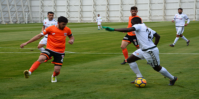 Hazırlık maçında Konyaspor Adanaspor’u 2-0 yendi