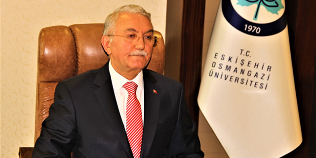 O rektör istifa etti