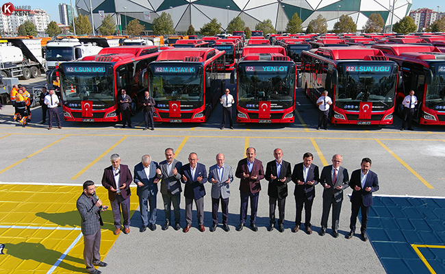 Konya Büyükşehir Yeni Alınan 288 Aracın Tanıtımını Yaptı