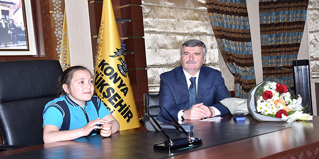 Akyürek, makamını 4. sınıf öğrencisine devretti