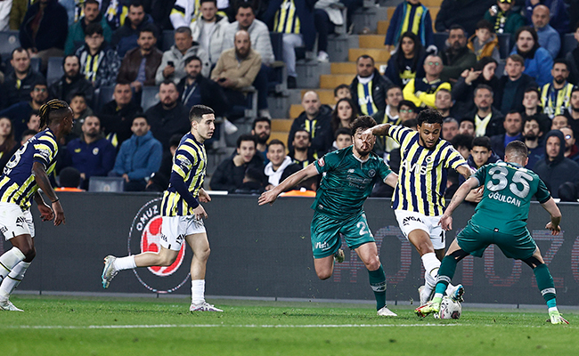 Konyaspor Fenerbahçe’ye Farklı Yenildi: 0-4