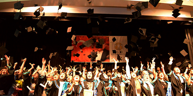 SÜ Güzel Sanatlar Fakültesinde mezuniyet heyecanı