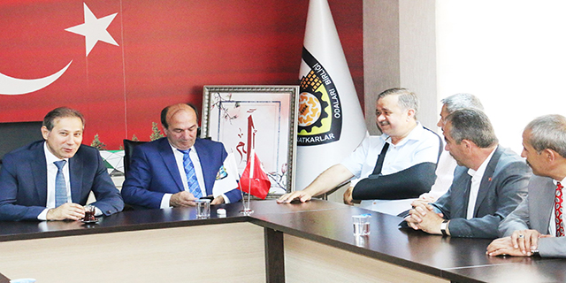 Karabacak: "Esnaf teşkilatı olarak Atiker Konyaspor'umuza sahip çıkmalıyız"