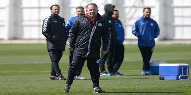 Konyaspor Kulübü: "Teknik Direktör Sergen Yalçın, camiamızın sevgisini kazanmıştır"