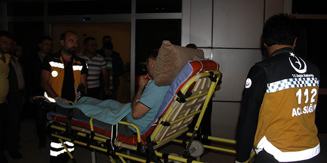 Düğünde av tüfeğinden çıkan saçmalara hedef olan 2 kişi yaralandı