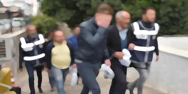 Seçimlere müdahale eden 3 Fransız gözaltında