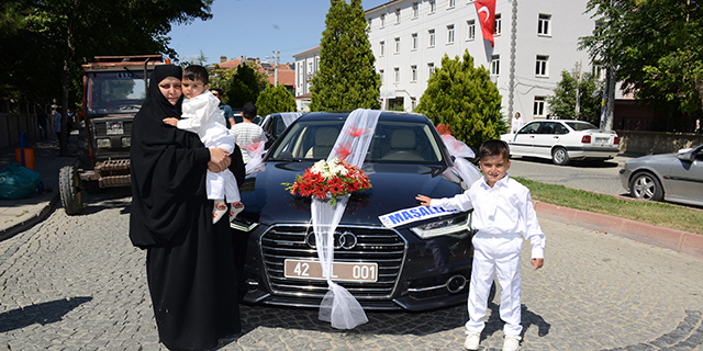 Başkan Altay’ın makam aracı şehit çocuklarının sünnet arabası oldu