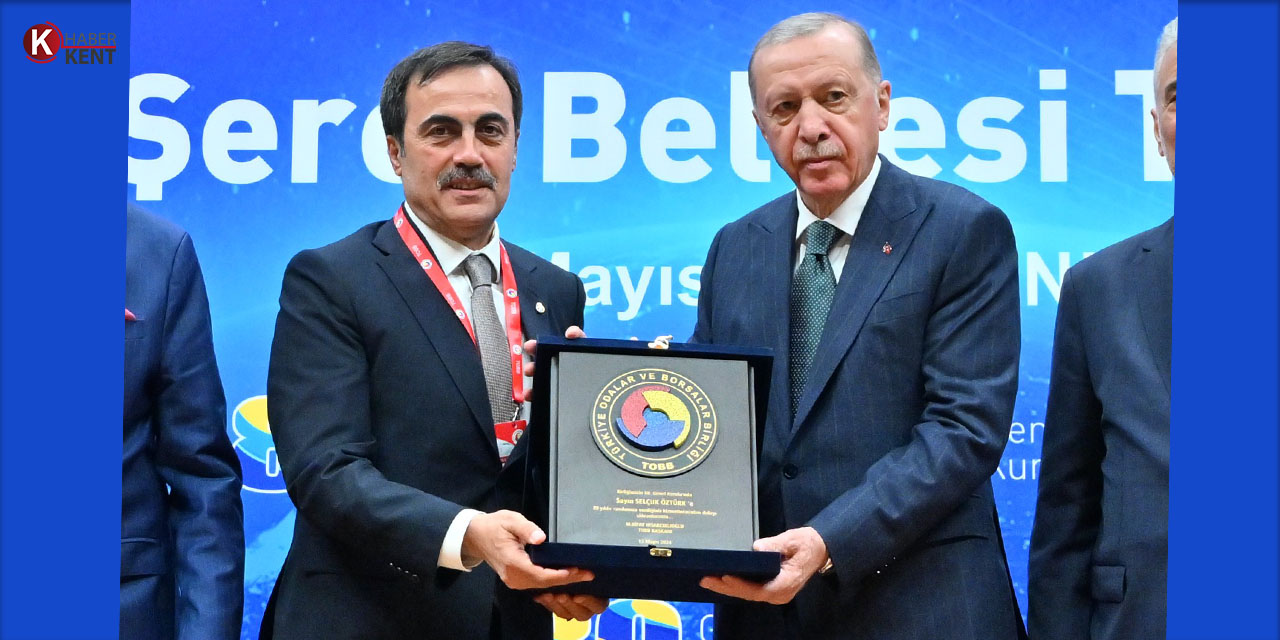 Cumhurbaşkanı Erdoğan’dan Öztürk’e Plaket