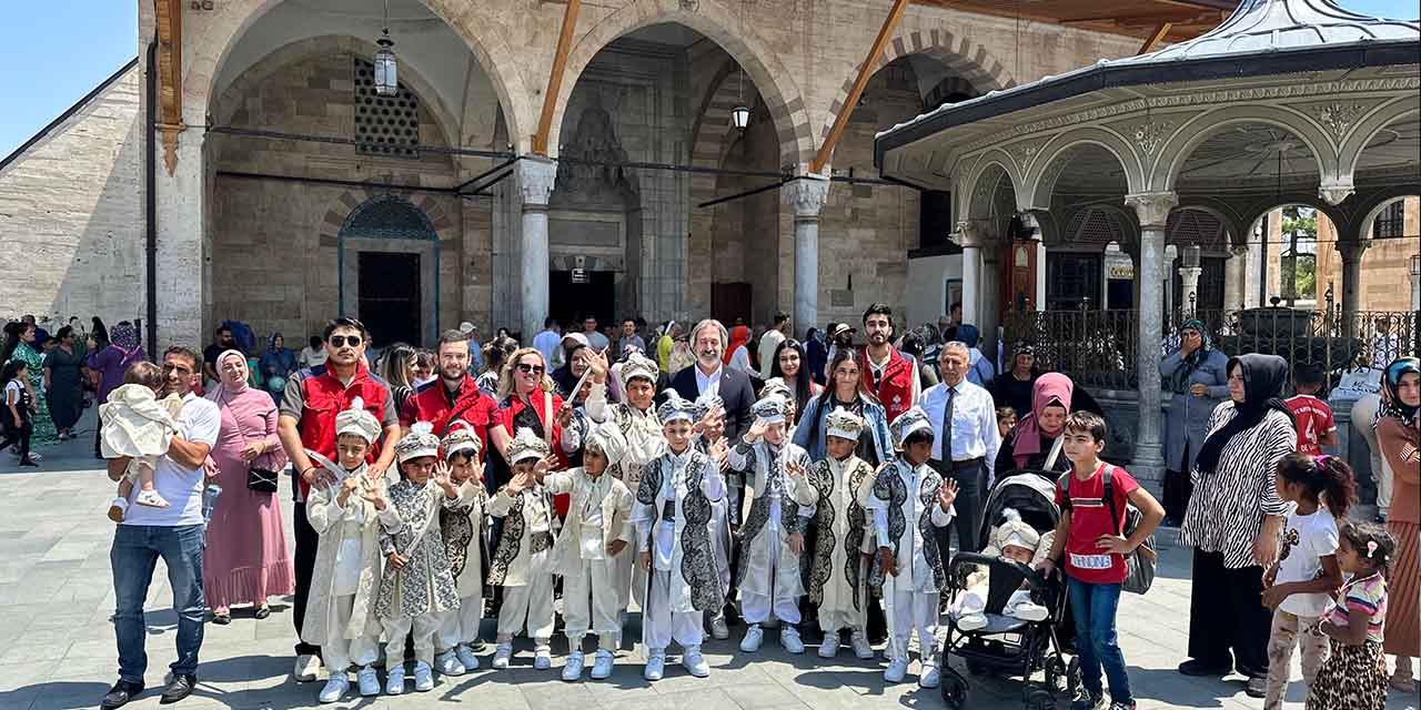 Konya’da Sünnet Şöleni Renkli Görüntülere Sahne Oldu