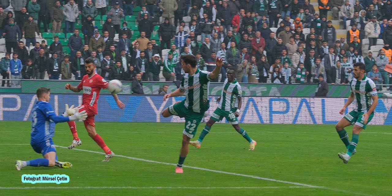 Konyaspor’da Kabus Sürüyor! Yine Son Dakika Yediği Golle Fırsatı Tepti