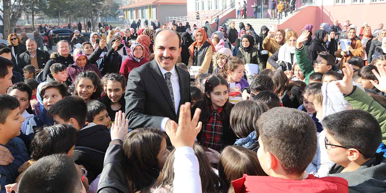 Başkan Altay’dan Karne Alan Öğrencilere Tebrik