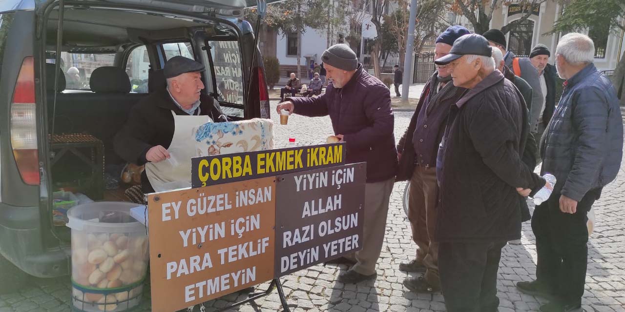 8 Yıldır Hayrına Çorba Dağıtıyor