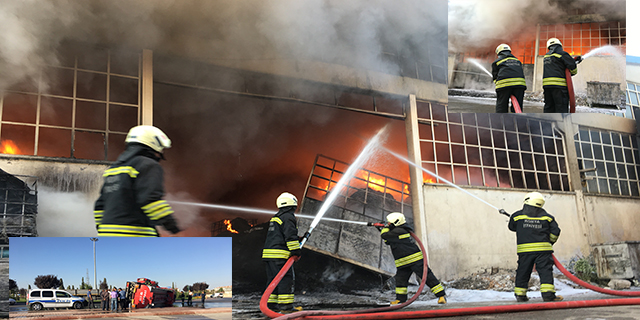 Plastik hammadde deposundaki yangın güçlükle söndürüldü