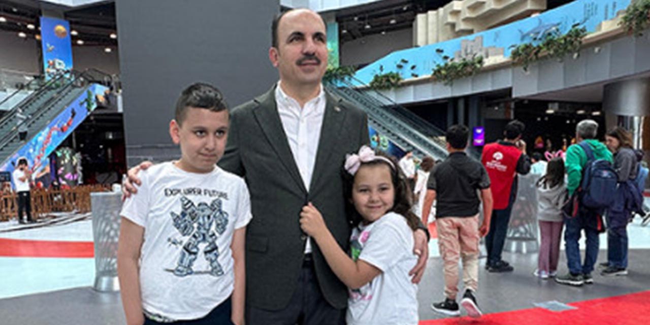 Başkan Altay Bilim Merkezi’nde Öğrencileri Ziyaret Etti