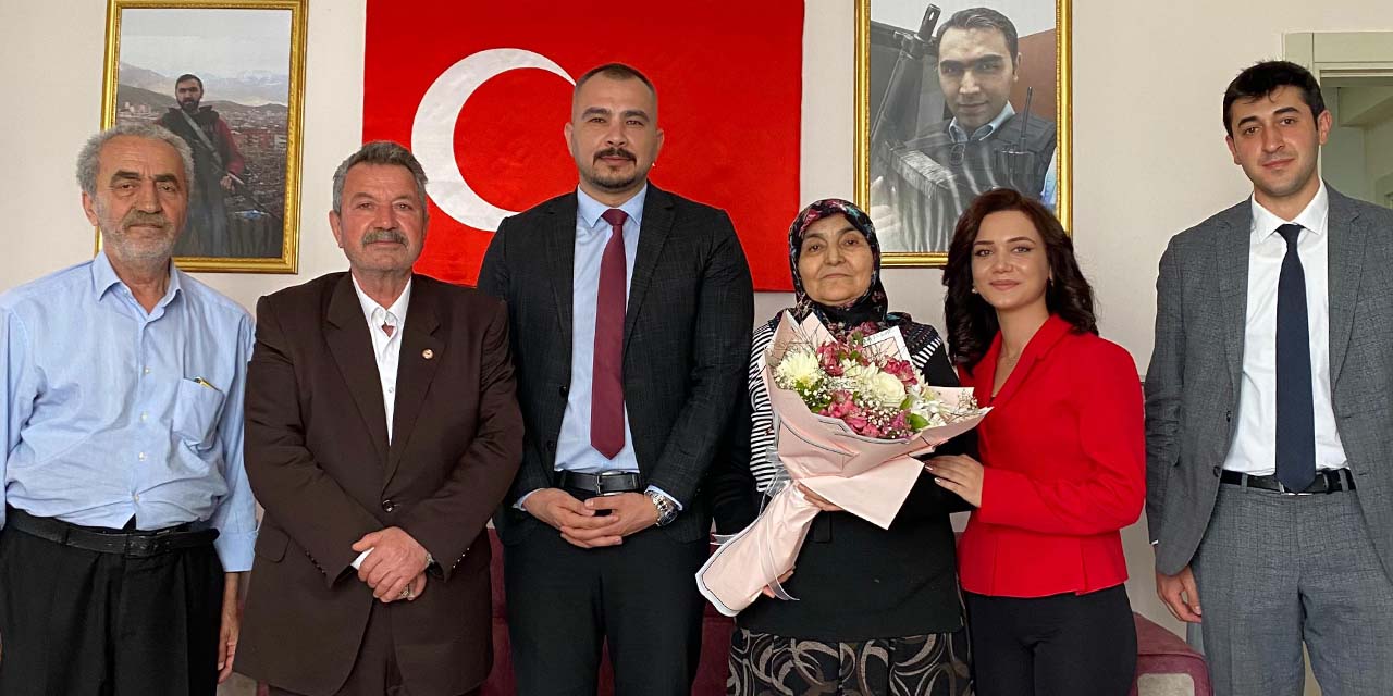 İletişim Başkanlığı Konya’dan Şehit Annesine Anlamlı Ziyaret