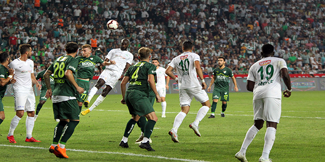 Konyaspor: 1 - Bursaspor: 1 (İlk yarı)