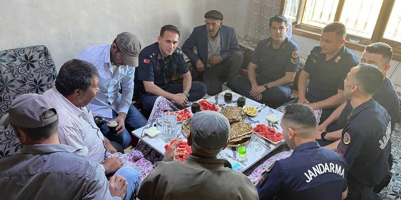 Kardeşler Arasındaki 20 Yıllık Husumete Jandarma Son Vererek Barıştırdı