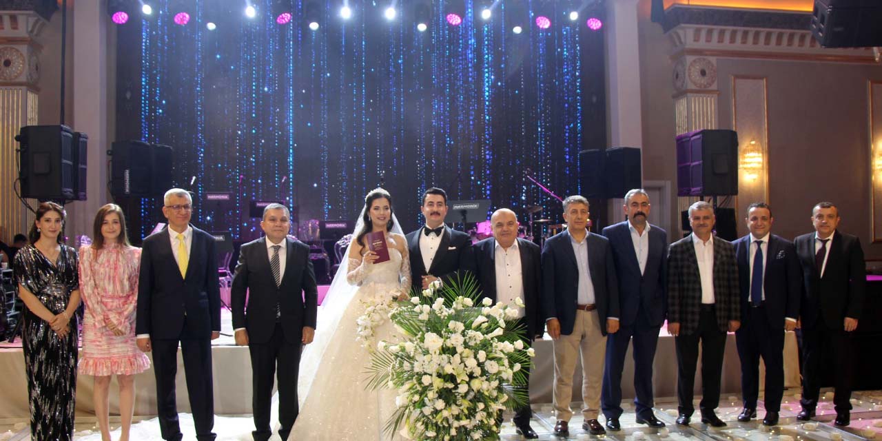 İpek ve Talha Bir Ömür Boyu Mutluluğa ‘Evet’ Dedi