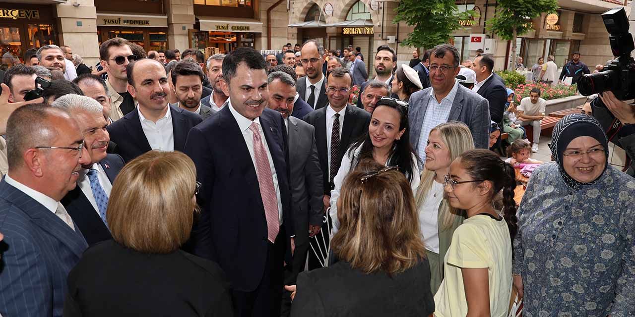 Bakan Kurum, Türbeönü Çarşılarında Esnaf Ziyaretlerinde Bulundu