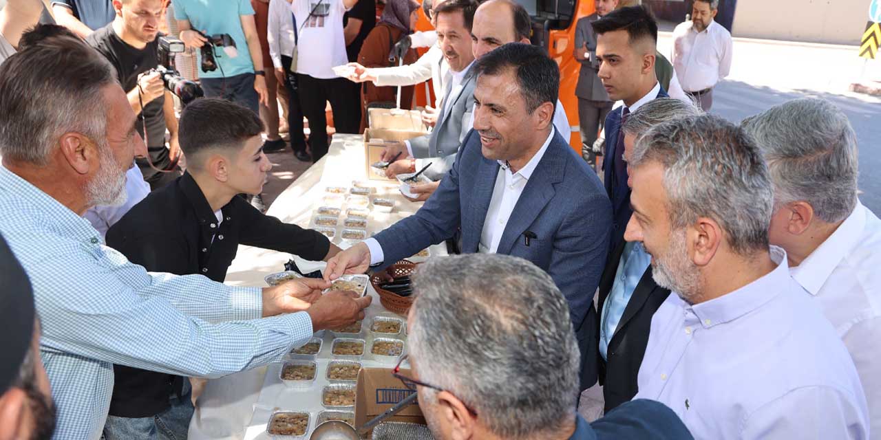 AK Parti Konya’dan Aşure İkramı