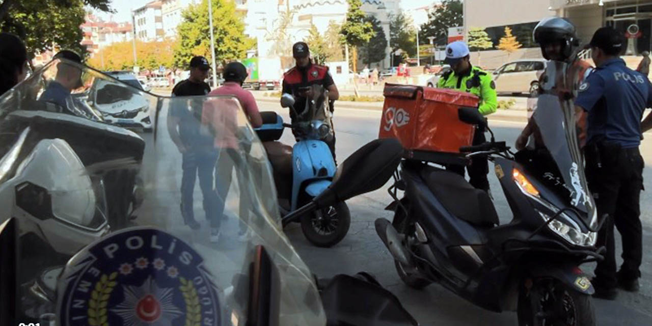 Konya Polisinden Motosiklet Denetimi: 1850 Sürücü Kontrol Edildi