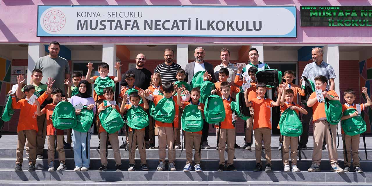 Armada Yeşil Beyaz’dan Öğrencilere Çanta Hediyesi