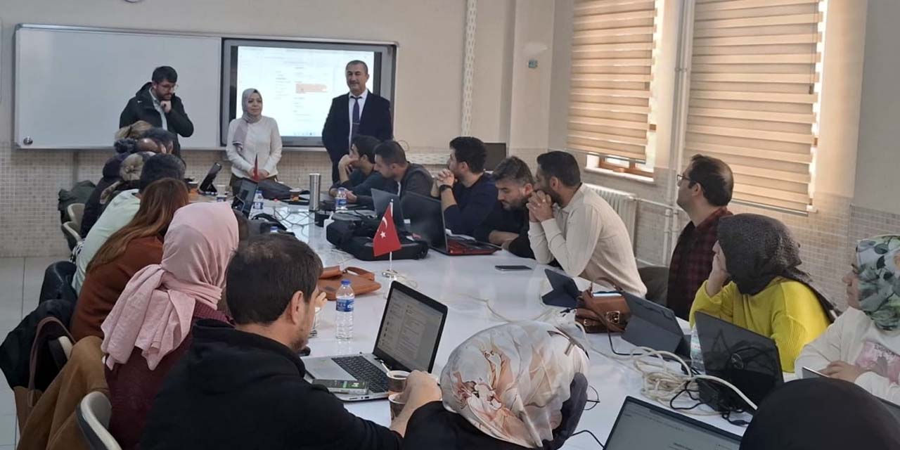 Öğretmenlere, Bireysel Öğrenme Platformu MEBİ Anlatıldı