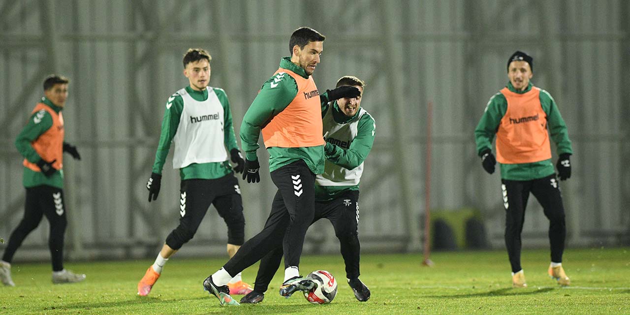 Konyaspor’da Fenerbahçe Maçının Hazırlığı Yeniden Başladı