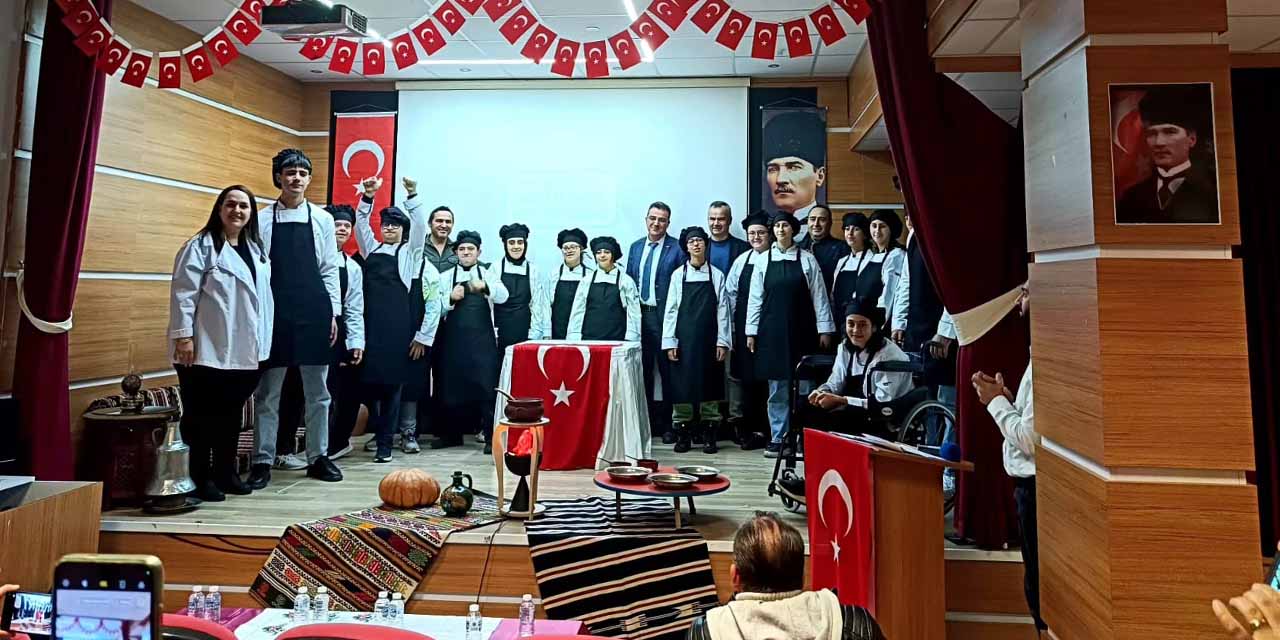 Özel Öğrenciler Aşçı Önlüklerini Törenle Giydi