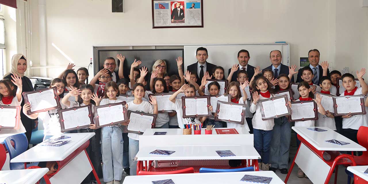 Başkan Hasan Kılca, Öğrencilerin Karne Heyecanına Ortak Oldu