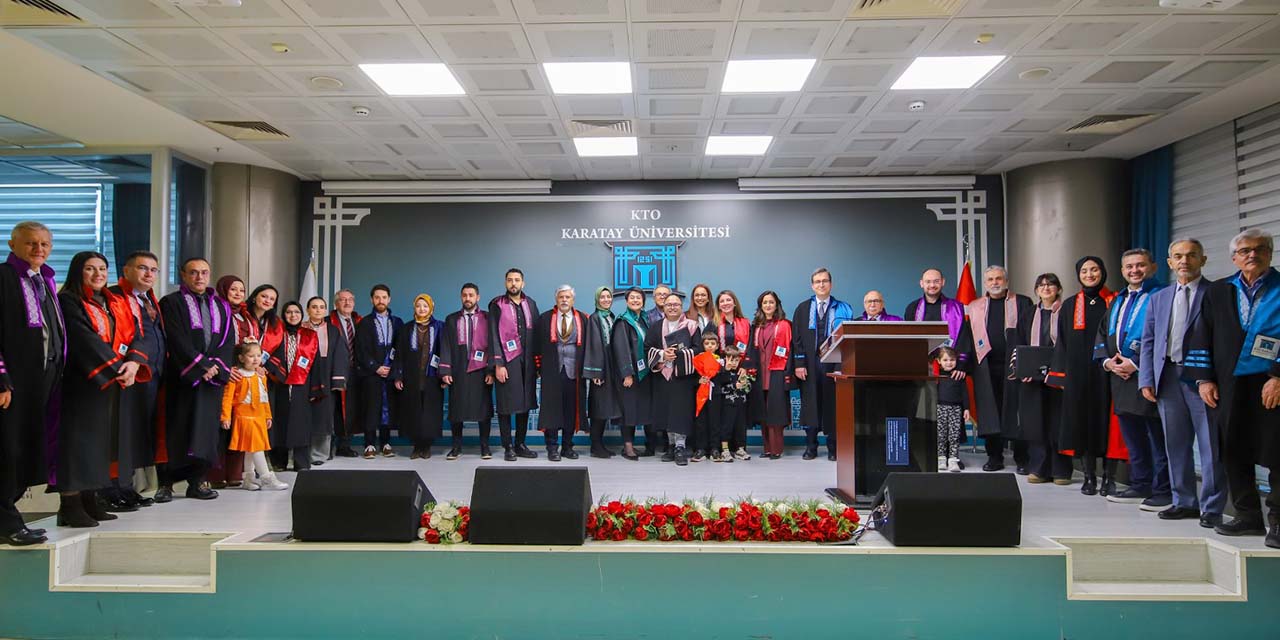 KTO Karatay’da Öğretim Üyeleri Cübbelerini Giydi