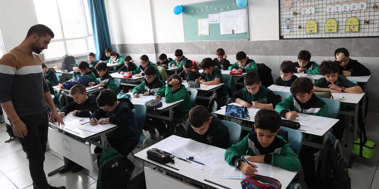 Büyükşehir’den Konya’daki Ortaokul ile Lise Öğrencilerine İzleme ve Değerlendirme Sınavı