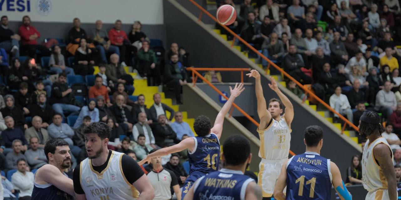 Konya Büyükşehir Evinde Yenilgiyi Unuttu