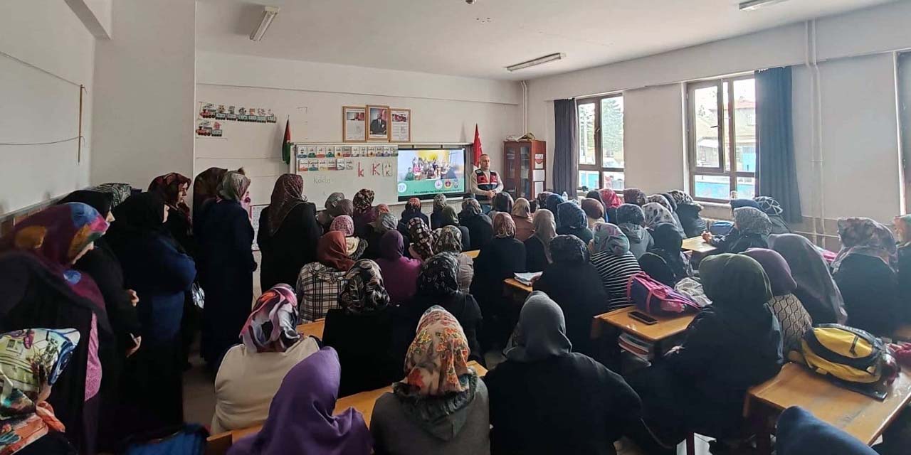 Konya’da 400 Anne ve Anne Adayı Bilgilendirildi