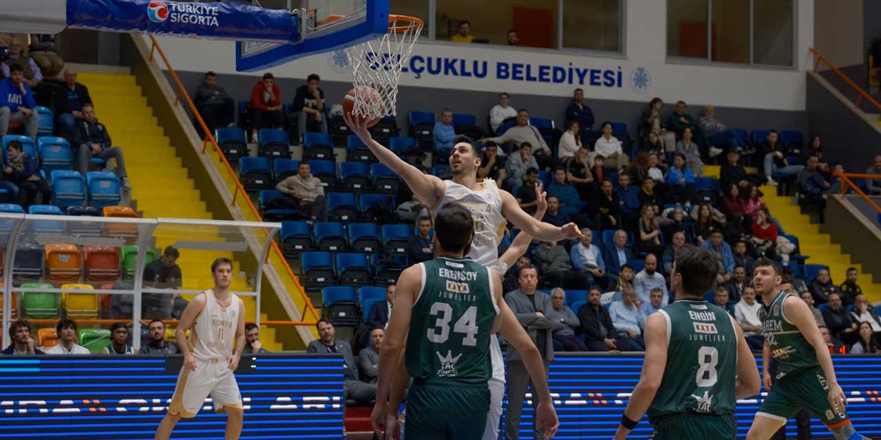 Konya Büyükşehir İç Sahadaki Yenilmezlik Serisini 7 Maça Çıkardı