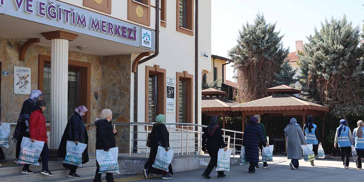 KOMEK Kursiyerleri Bir Ay Boyunca Gönüllere Dokundu