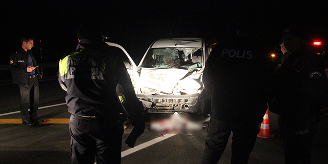 Aracı için yardım isterken kamyonet çarptı hayatını kaybetti