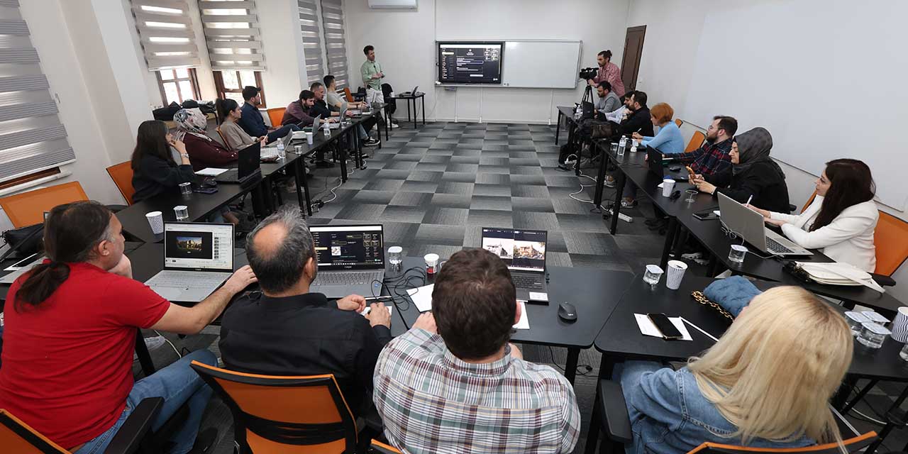 Konya Büyükşehir Personeline Yapay Zeka Eğitimi