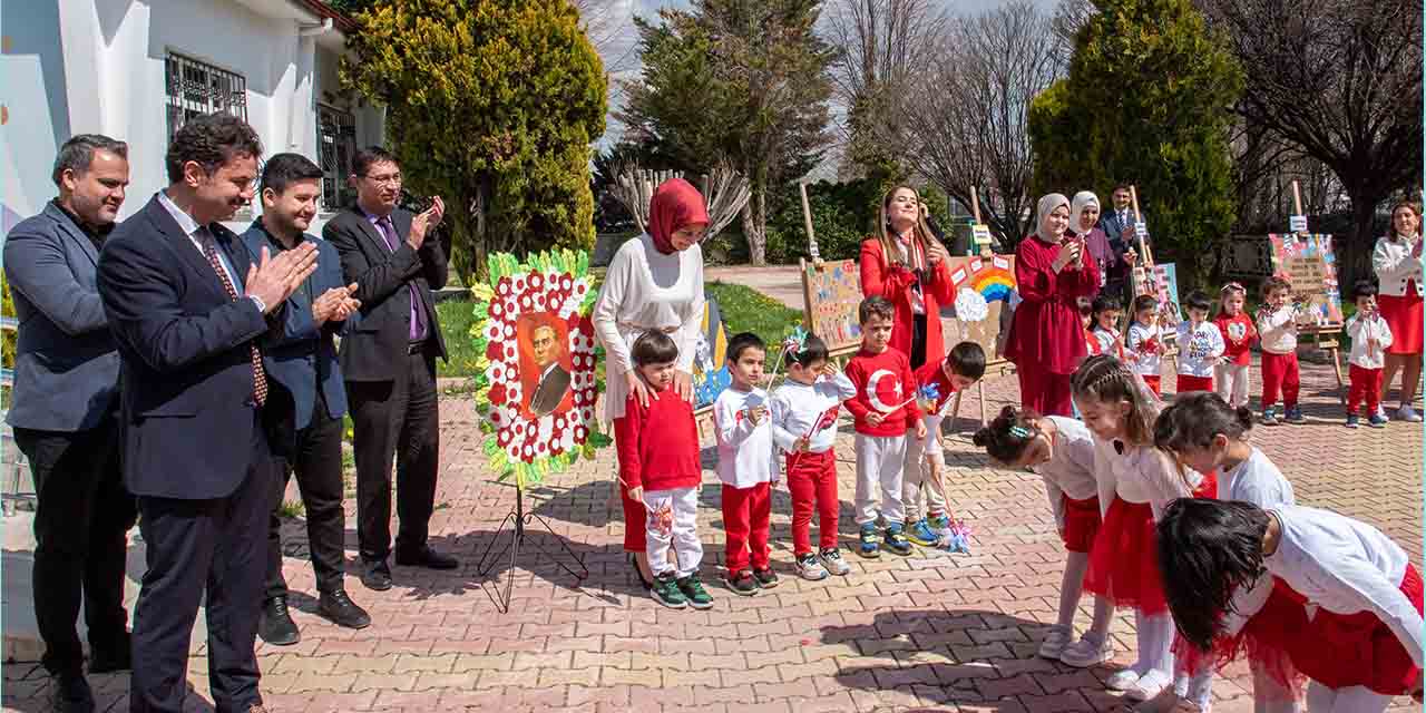 Rektör Yılmaz, Miniklerin 23 Nisan Sevincine Ortak Oldu