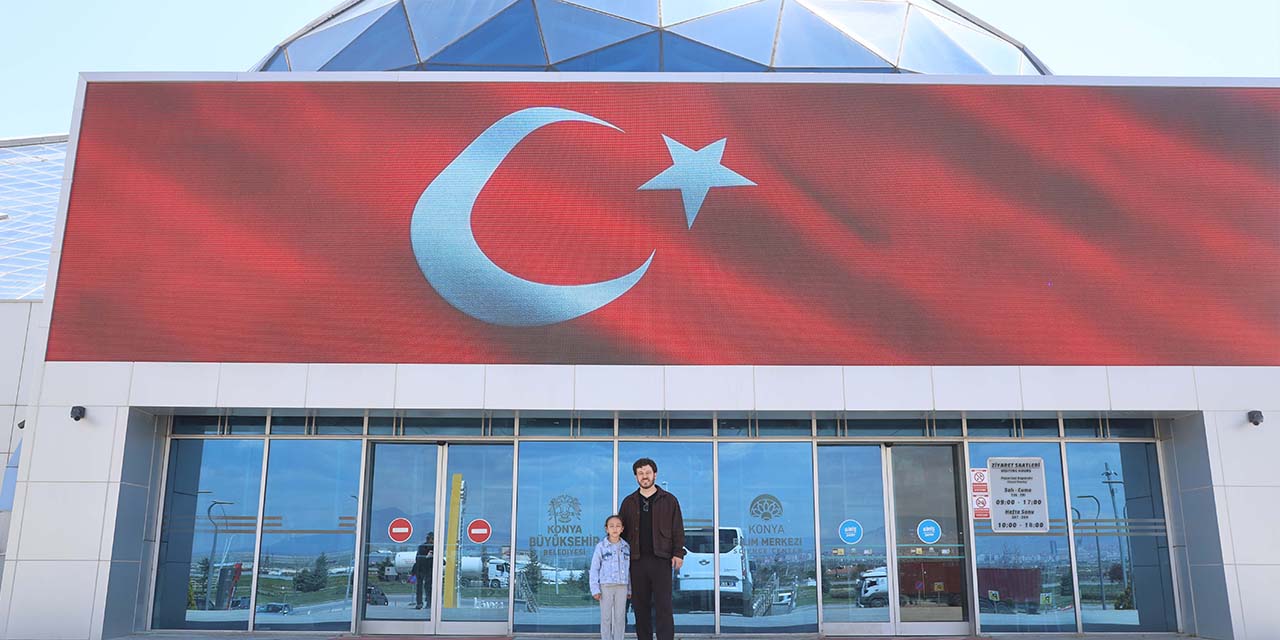 İlkokulun Tek Öğrencisi ve Öğretmenine 23 Nisan Sürprizi