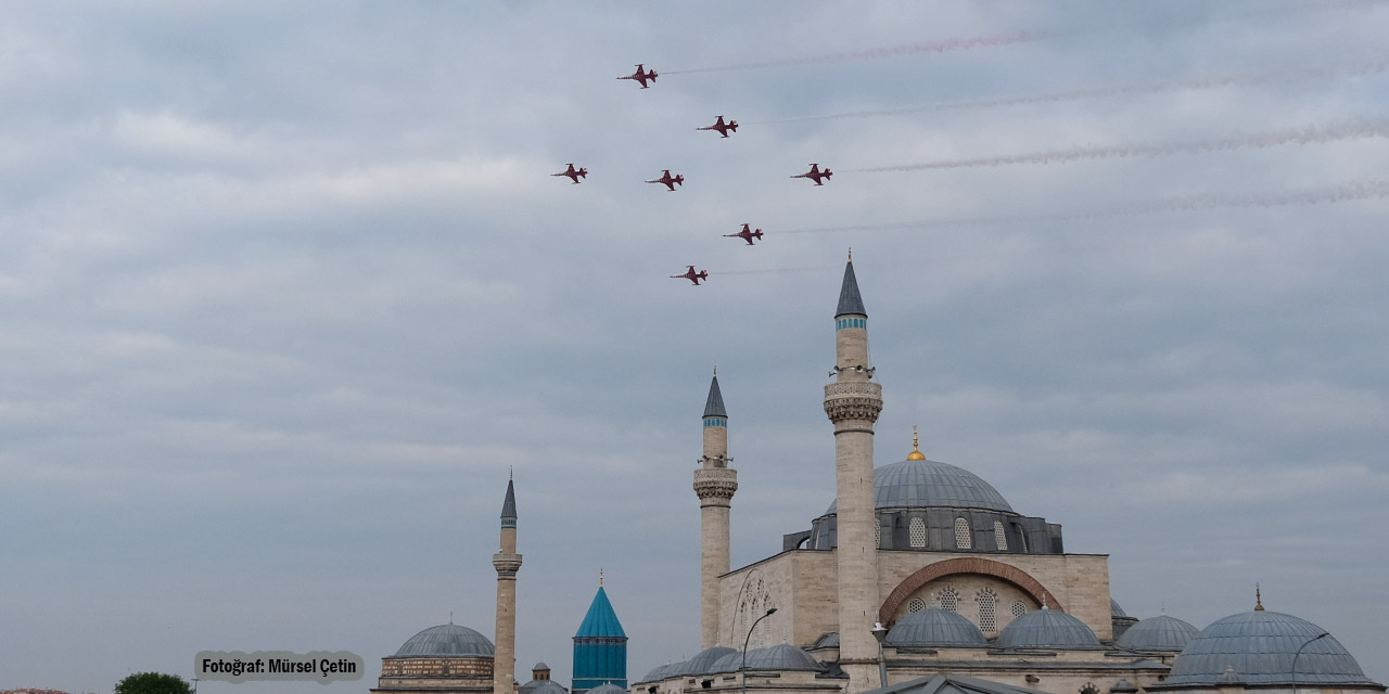 Türk Yıldızları’nın Gösterisi Yine Nefesleri Kesti!