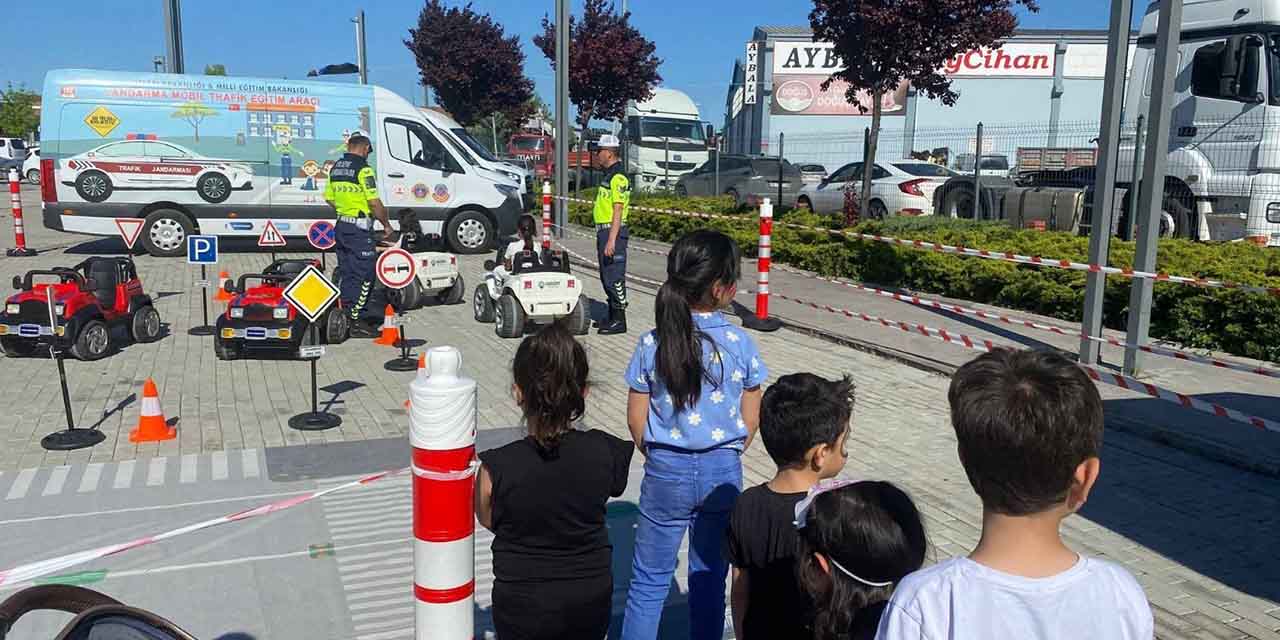 Konya’da Jandarmadan Son Bir Ayda 18 Bin 800 Kişiye Trafik Güvenliği Eğitimi