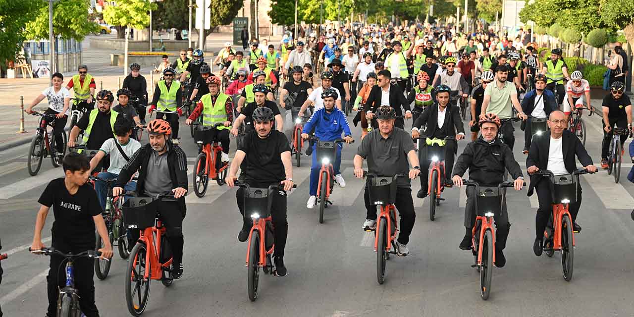 Konya’da Binlerce Bisikletsever Pedal Çevirdi