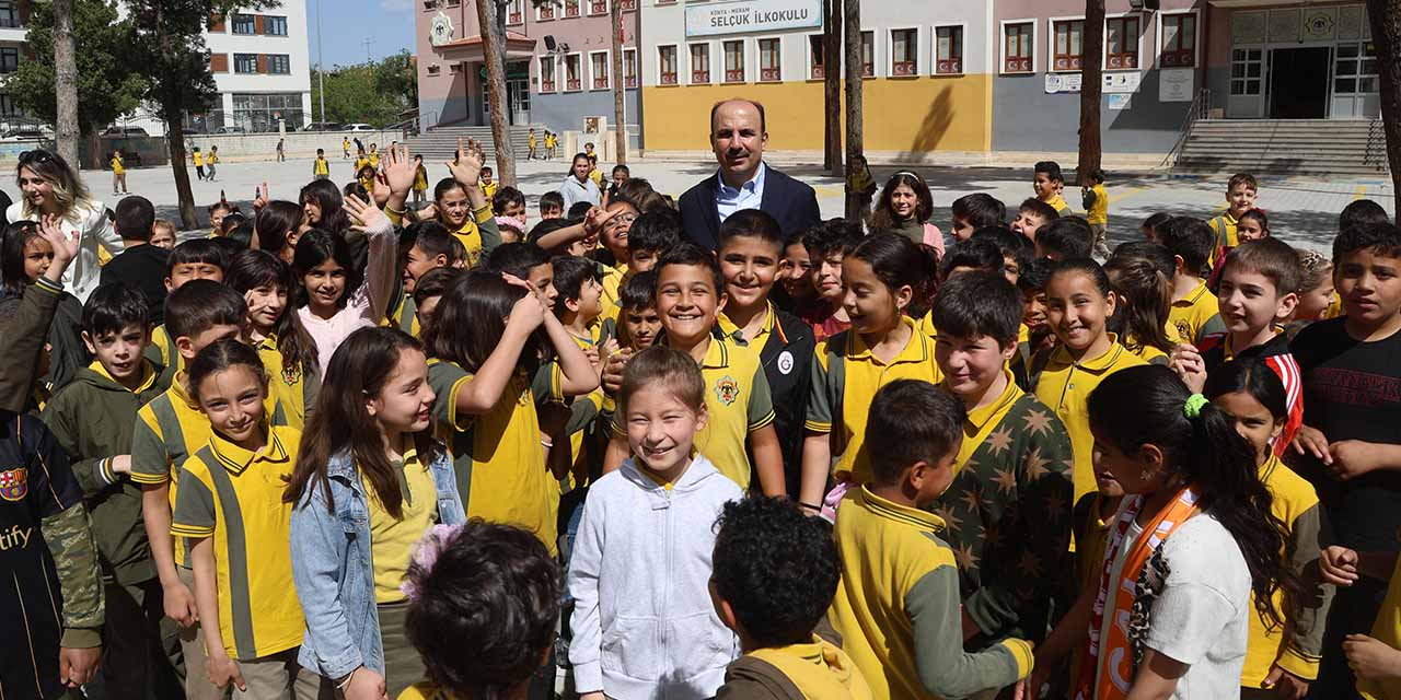 Başkan Altay Karne Alan Tüm Öğrencileri Tebrik Etti