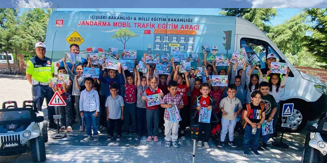 Konya Jandarmasından 4 Bin 594 Kişiye Trafik Güvenliği Eğitimi