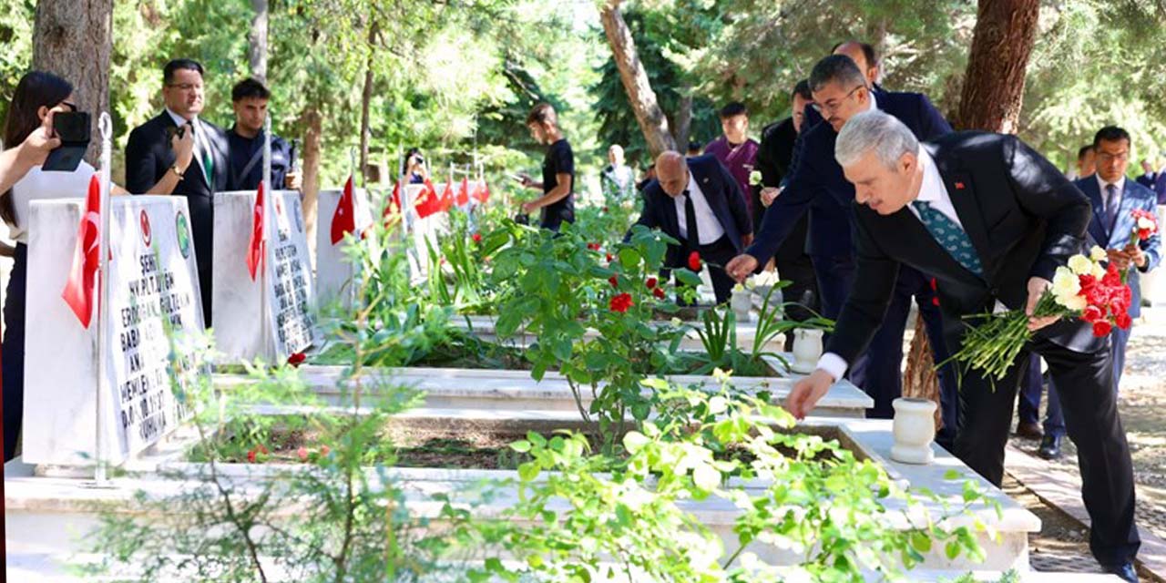 Konya Protokolünden Şehitliğe Ziyaret