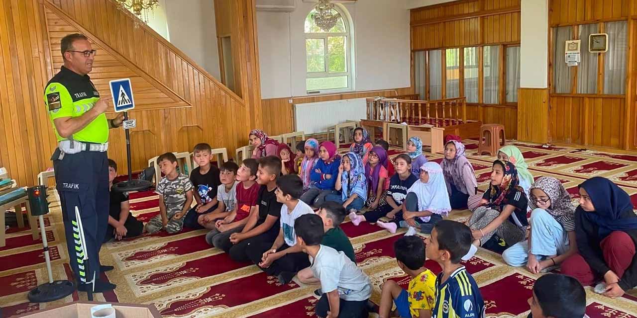 Konya’da Jandarma Ekipleri, Son Bir Ayda 3 Bin 207 Kişiye Trafik Güvenliğini Anlattı