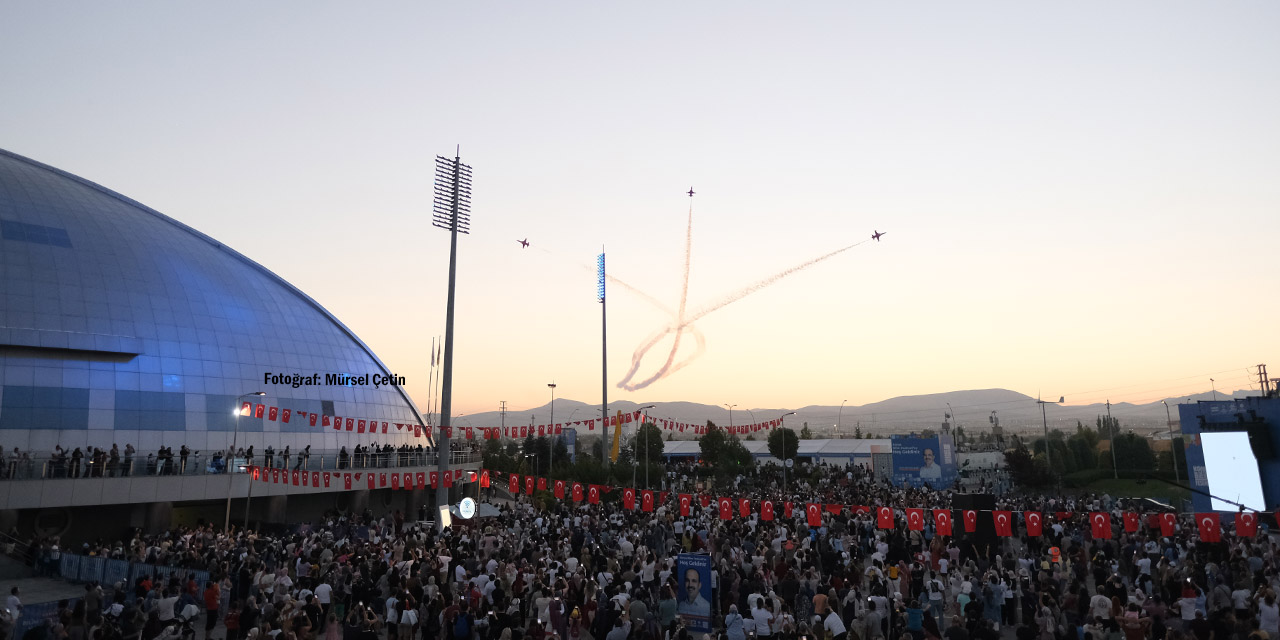 Türk Yıldızları’ndan Konya Bilim Festivali’nde Muhteşem Gösteri